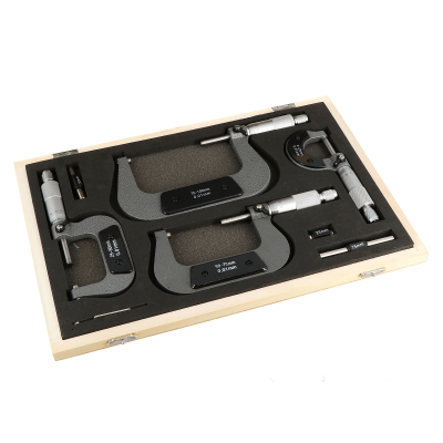 Coffret  4 micromètres ext 1/100 -0-25/25-50/50-75/75-100