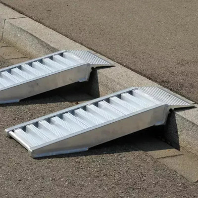 ALTEC FRANCE - Rampes AVS 80/110 SPECIALES TROTTOIR - jusqu'à 3 tonnes